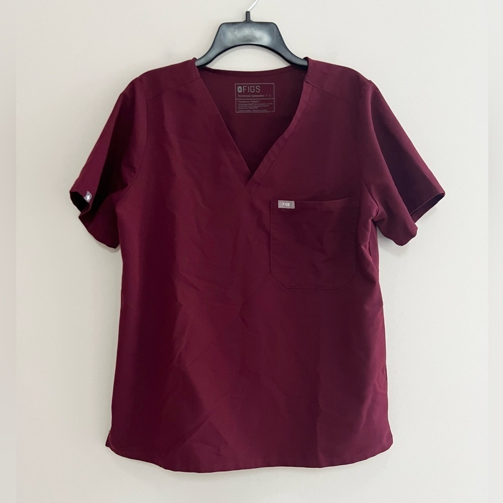 FIGS Women's Catarina One-Pocket Scrub Top in Burgundy (PO#: 1777), size Large